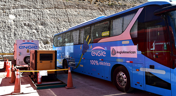 Ponen en marcha un bus eléctrico para transportar colaboradores de Quellaveco