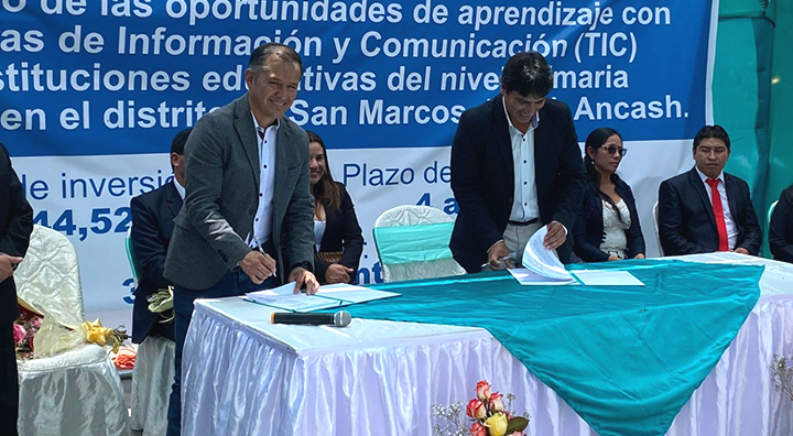 Antamina impulsa fortalecimiento de competencias digitales y pedagógicas para 3,000 escolares y docentes de San Marcos en Huari