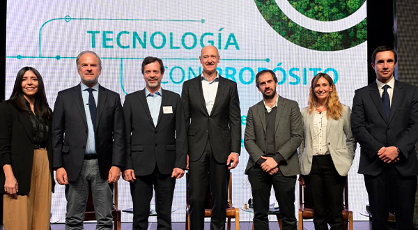 Roland Busch, CEO de Siemens, visitó Sudamérica y ratificó el compromiso de la compañía con el desarrollo sostenible en la región