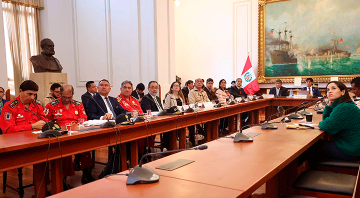 Ministro Rómulo Mucho: El Ejecutivo ha tomado acciones inmediatas para atender a los damnificados de Villa María del Triunfo