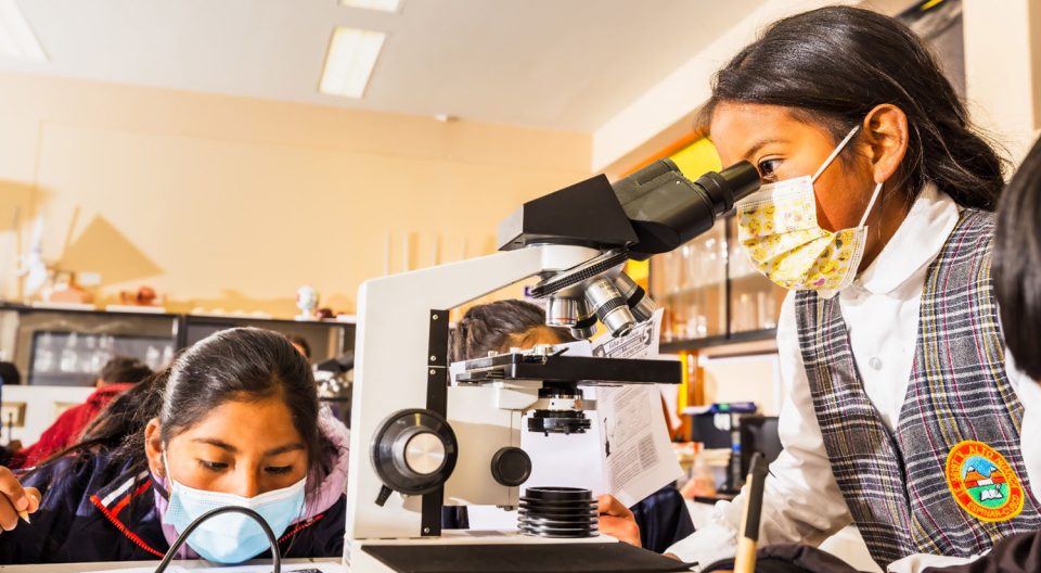 Más de 3 mil estudiantes rurales de espinar reciben complementación académica