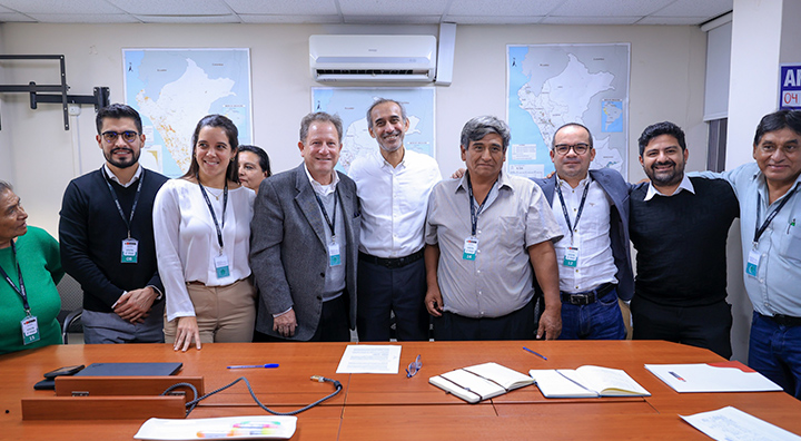 MINEM promueve firma de contrato de explotación entre empresas de pequeña y gran minería