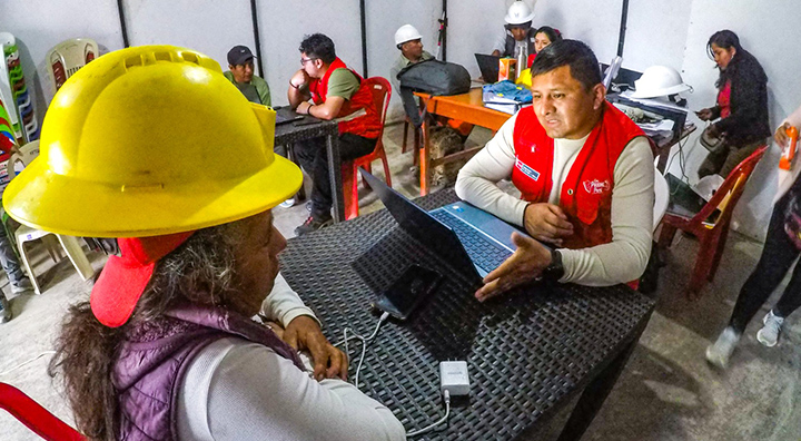 MINEM brinda orientación personalizada a más 300 pequeños mineros y mineros artesanales de Pacoya