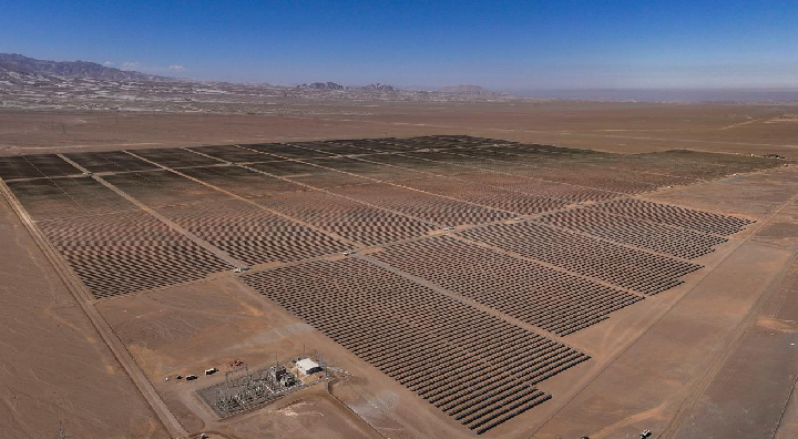 Arequipa impulsa la transición energética con la construcción de cuatro centrales solares que aportarán 922 MW al SEIN
