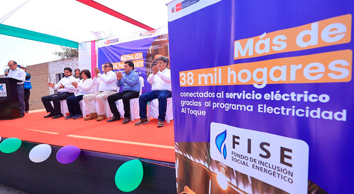 Ministro Luis Bravo: El compromiso del gobierno es llegar a todas las regiones del Perú