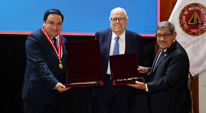 Colegio de Ingenieros del Perú rindió homenaje a presidente del BCR
