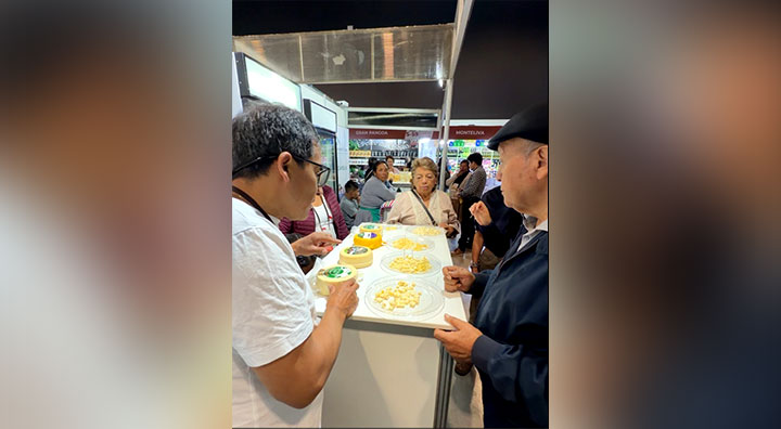 Productores de Huancavelica y Pasco presentaron sus quesos en el IV Salón del Queso Peruano