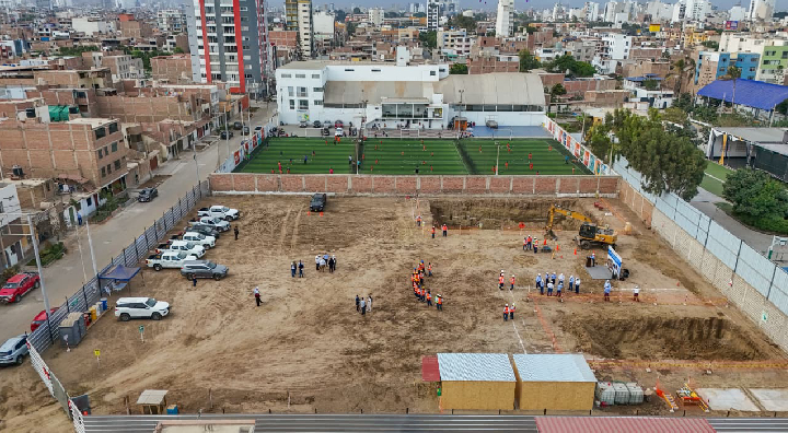 Ministro Waldir Ayasta coloca primera piedra de la futura Subestación Trujillo Centro