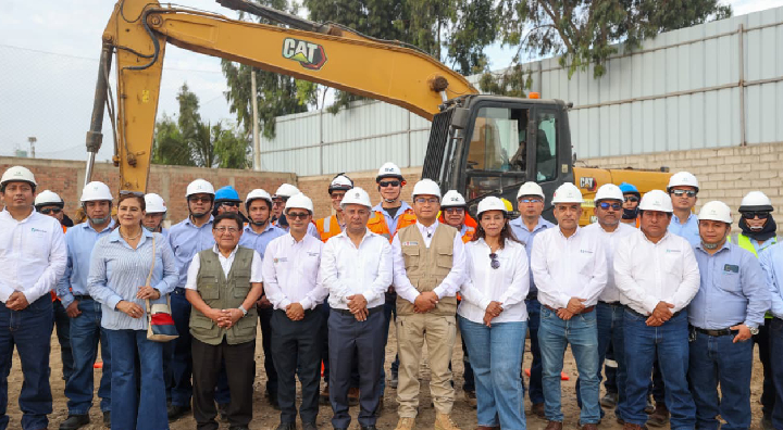 Ministro Waldir Ayasta coloca primera piedra de la futura Subestación Trujillo Centro