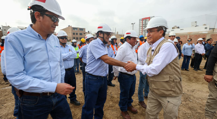 Ministro Waldir Ayasta coloca primera piedra de la futura Subestación Trujillo Centro