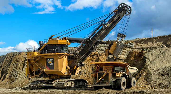 La flota Cat que se entregará a Las Bambas incluye equipos de gran envergadura, como los camiones Cat 798, de 400 toneladas métricas, y la pala Cat 7495. (Foto referencial)