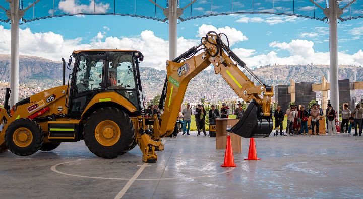 Unimaq presenta innovaciones de equipos ligeros Cat en gira regional ‘roadshow 2.0’