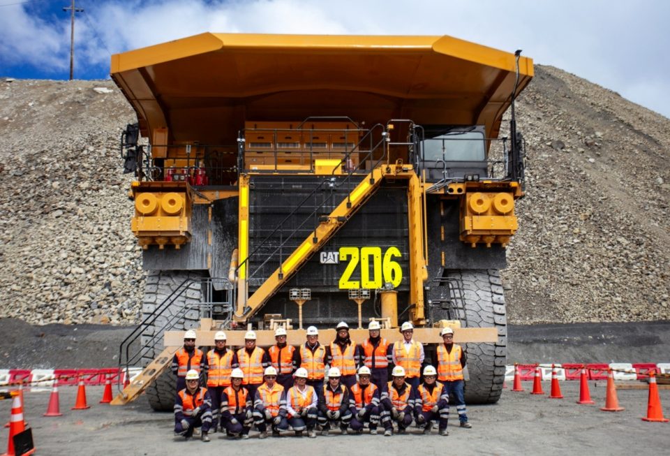 Antamina elige a Caterpillar y Ferreyros para expansión de flota de camiones ultraclass de 400 toneladas