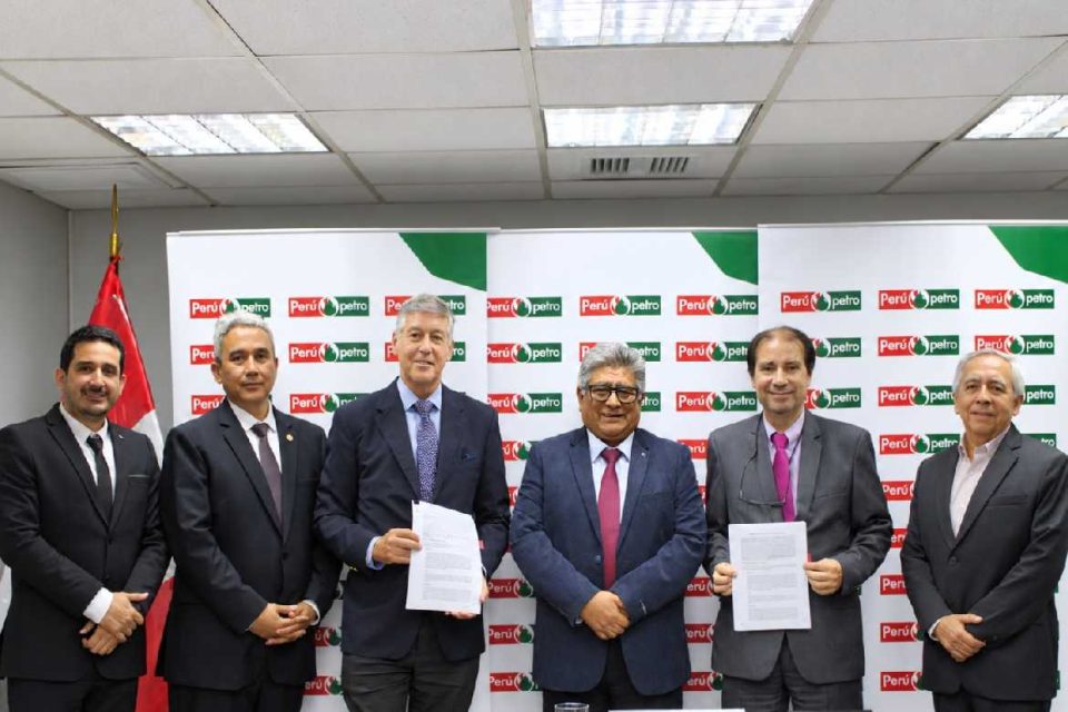 Perupetro y Consorcio suscriben Convenio de Evaluación Técnica para ampliar conocimiento de Cuenca Marañón