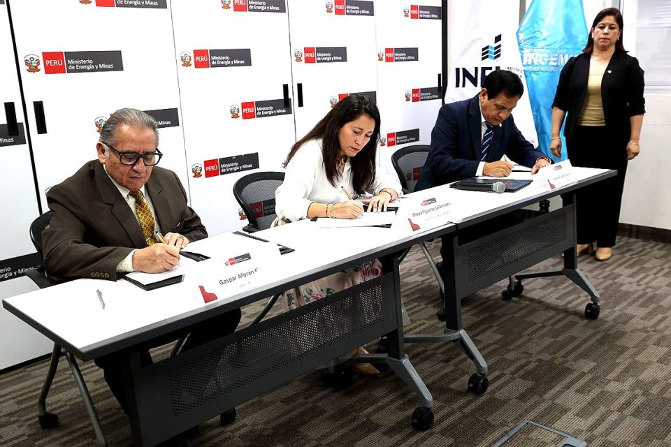 Suscriben convenio para establecer las bases del Censo Nacional de la Pequeña Minería y Minería Artesanal