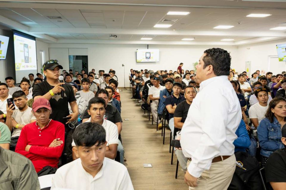 Operadores de maquinaria pesada celebran su día en encuentro del Club de Operadores de Ferreycorp